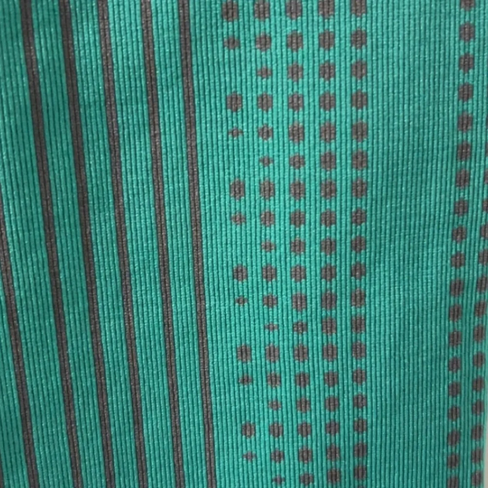 Fabletics Teal MEDIUM Leggings and SMALL Top Set - Picture 7 of 13